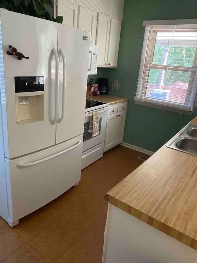 Building Photo - Charming 4BR House in Winston Salem