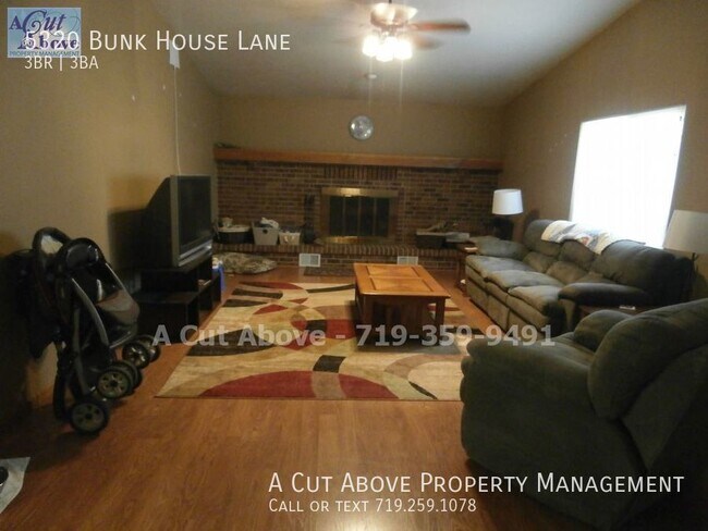 Building Photo - 3 Bedroom 2.5 Bath in Homestead Subdivision