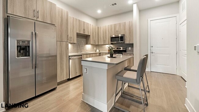 Foto del edificio - 1900 Airport Commerce Dr