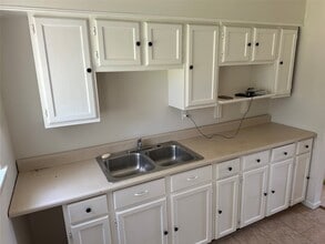 Building Photo - 9301 Chesterfield Dr