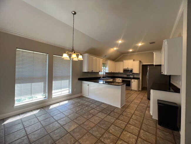 Building Photo - ELEGANT HOME IN NORTH BOSSIER'S ROSEDALE P...