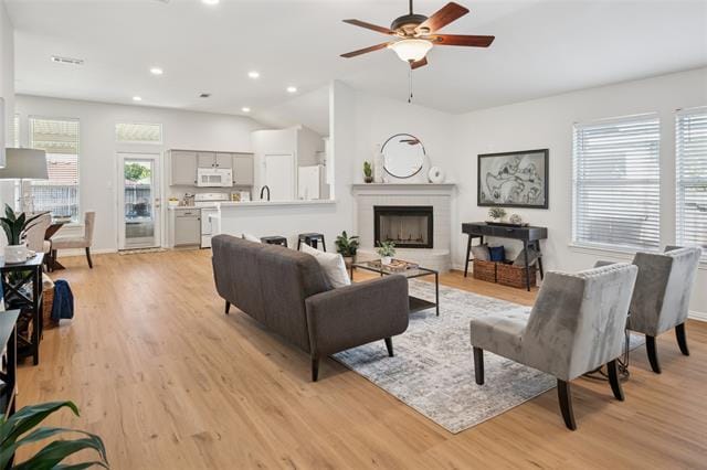 Foto del edificio - 521 Port Arthur Dr