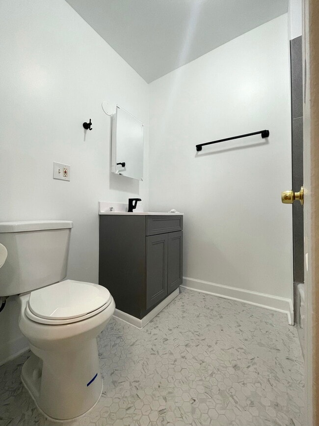 Building Photo - 3601 W Le Moyne St