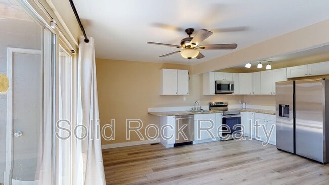 Foto del edificio - 5561 Dunbar Ct
