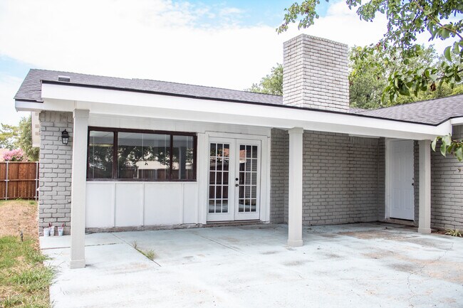 Building Photo - 2132 Meadfoot Rd