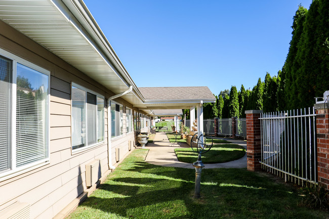 Building Photo - The Gardens Independent Living