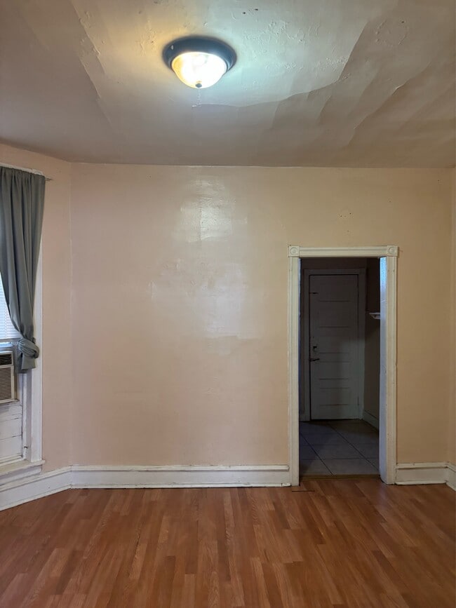 Building Photo - 5617 Carpenter St