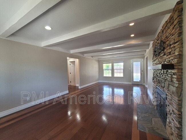 Building Photo - 5805 Dotmar Way