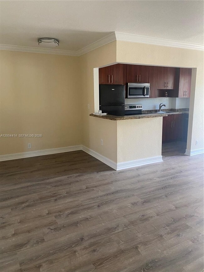 Foto del edificio - 1400 NE 56th St