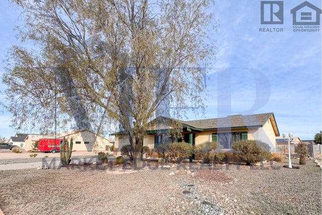 Building Photo - 2Bed/1.5Bath House in Arizona City! Ready for Immediate Move-In! -- RV GATE! NO HOA!