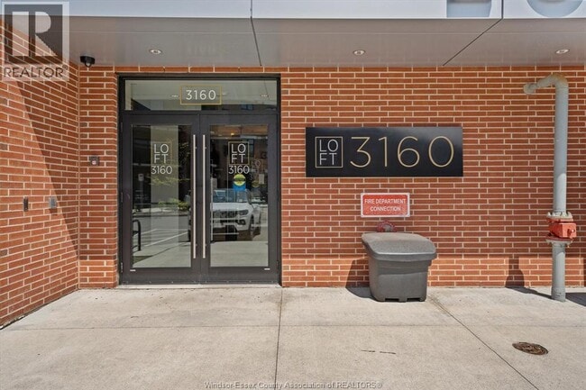 Building Photo - 3160 Meadowbrook Ln