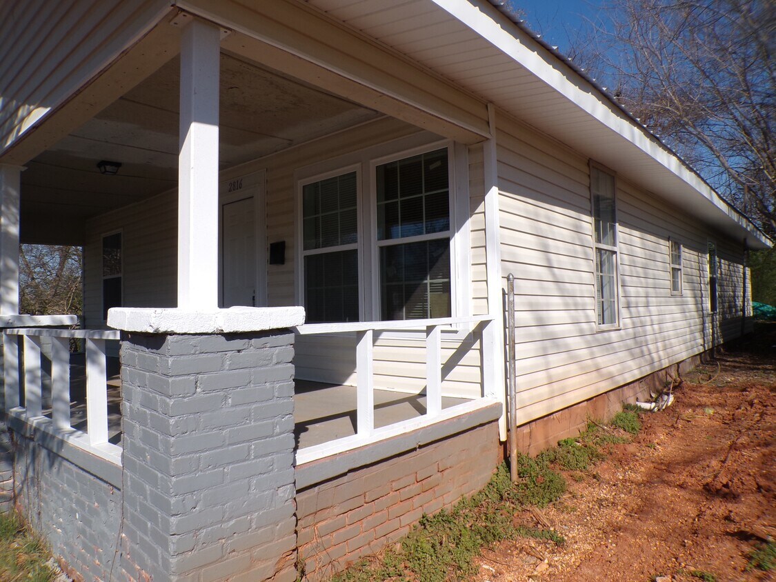 Foto del edificio - 2816 Brookhaven Ave SW