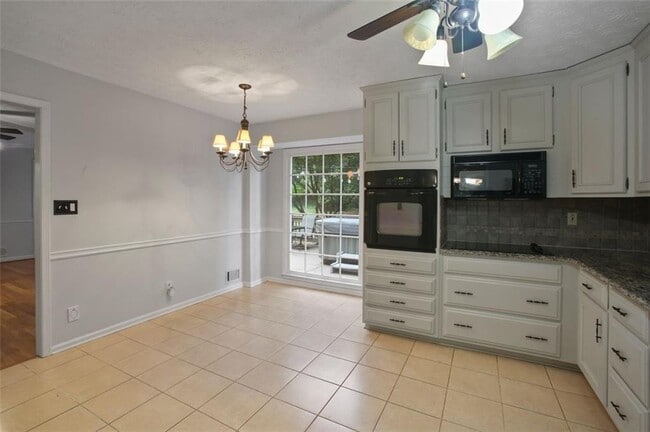 Building Photo - 1445 Land O Lakes Dr