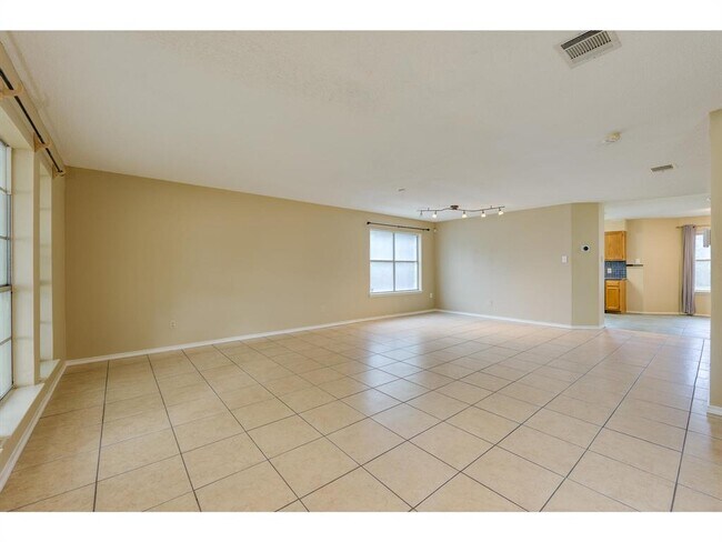 Foto del edificio - 3912 Lemos Dr