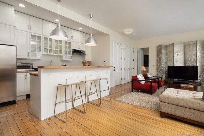 Foto del edificio - 31 Sharon Rd