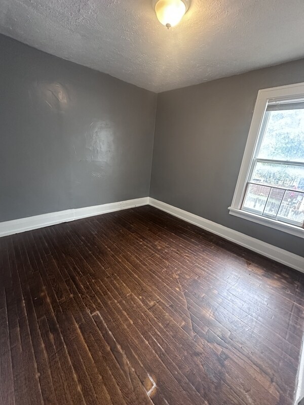 Foto del edificio - 13303 Southview Ave