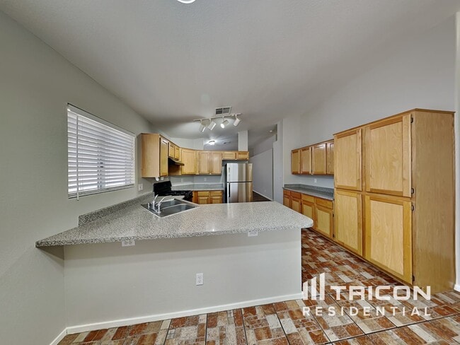 Building Photo - 2900 Mt Hope Dr