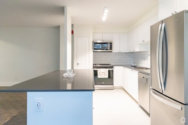 2 BR, 1 BA - 932SF - 1249 North Shore Boulevard East