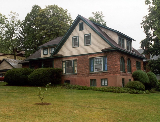 Building Photo - 105 Worth St