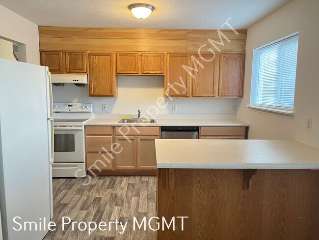 Foto del edificio - A nice house with 3 beds rooms and 1.5 baths.