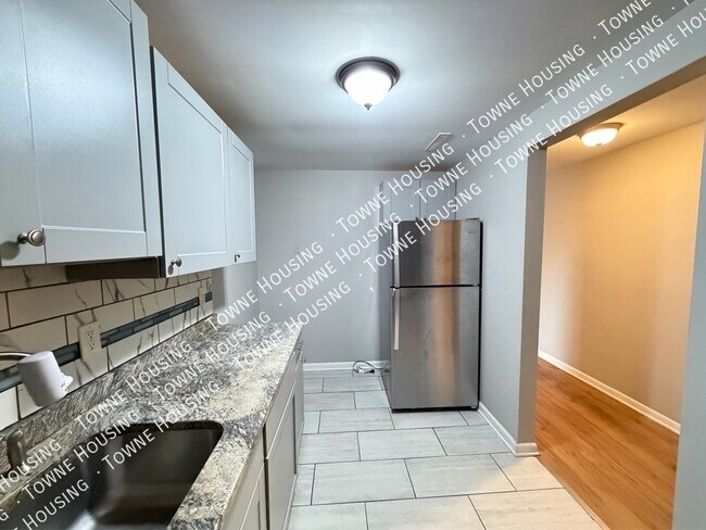 Building Photo - 132 Denrose Dr
