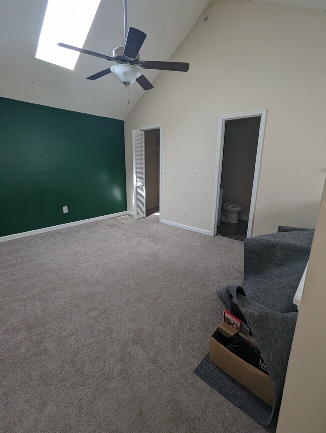 Building Photo - 510 Fairwood Lakes Dr