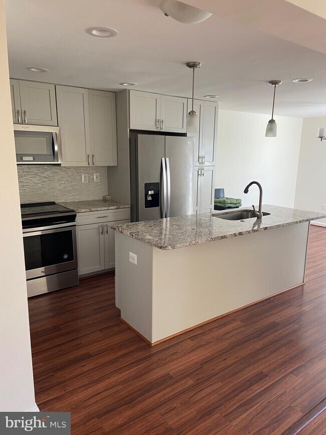 Foto del edificio - 1823 N Shore Ct