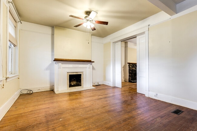 Building Photo - 2912 Ellwood Ave