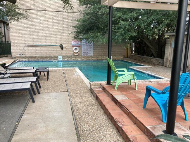 Foto del edificio - 2600 Penny Ln