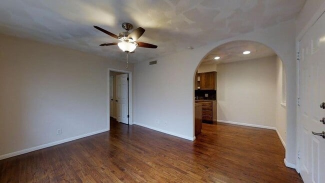 Building Photo - 1520 N Haskell Ave