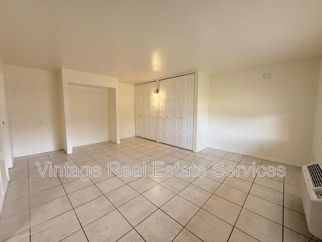 Building Photo - 3301 58th Ave S