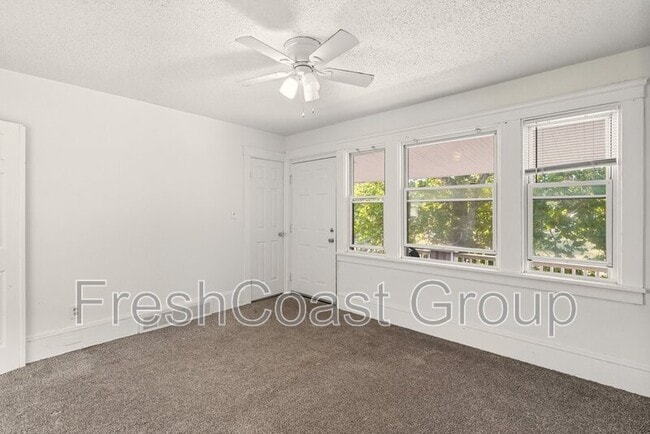 Building Photo - 1714 Castle Ave