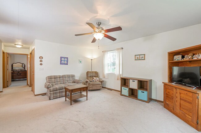 Foto del edificio - 1139 W Hawes Ave