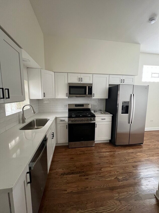 Foto principal - 119 S Paulina St