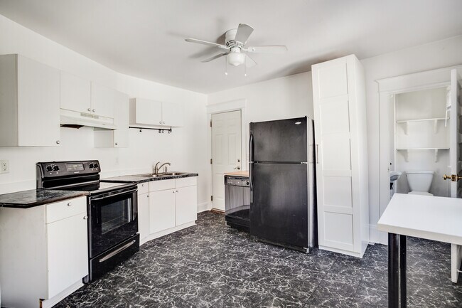 Building Photo - 2210 Garfield Ave