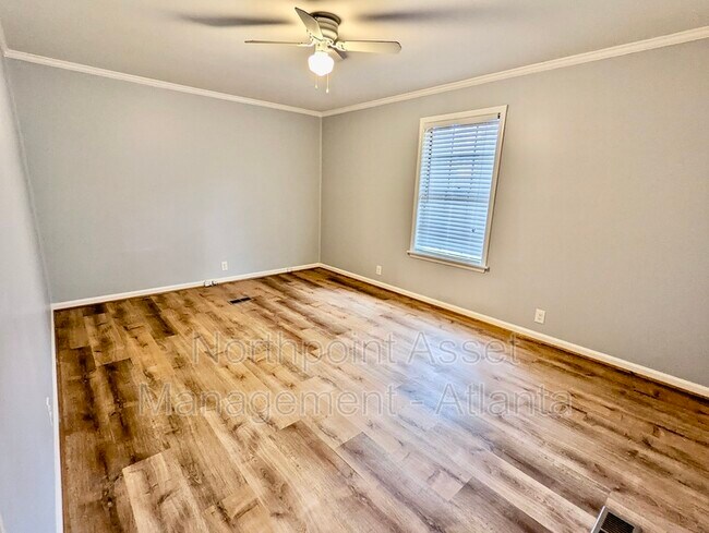 Foto del edificio - 887 Westland Dr SW