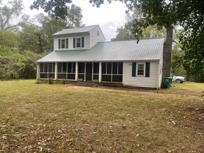 Building Photo - 3088 Hillsboro Rd