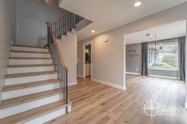 Building Photo - 2108 NE 161st Pl