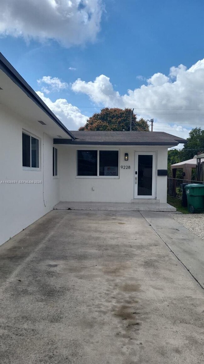 Foto del edificio - 9228 SW 37th St