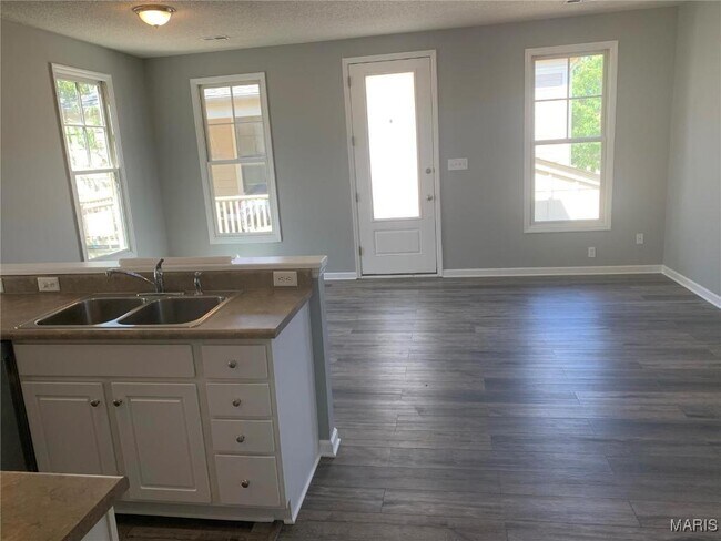 Foto del edificio - 3410 E Lime Kiln