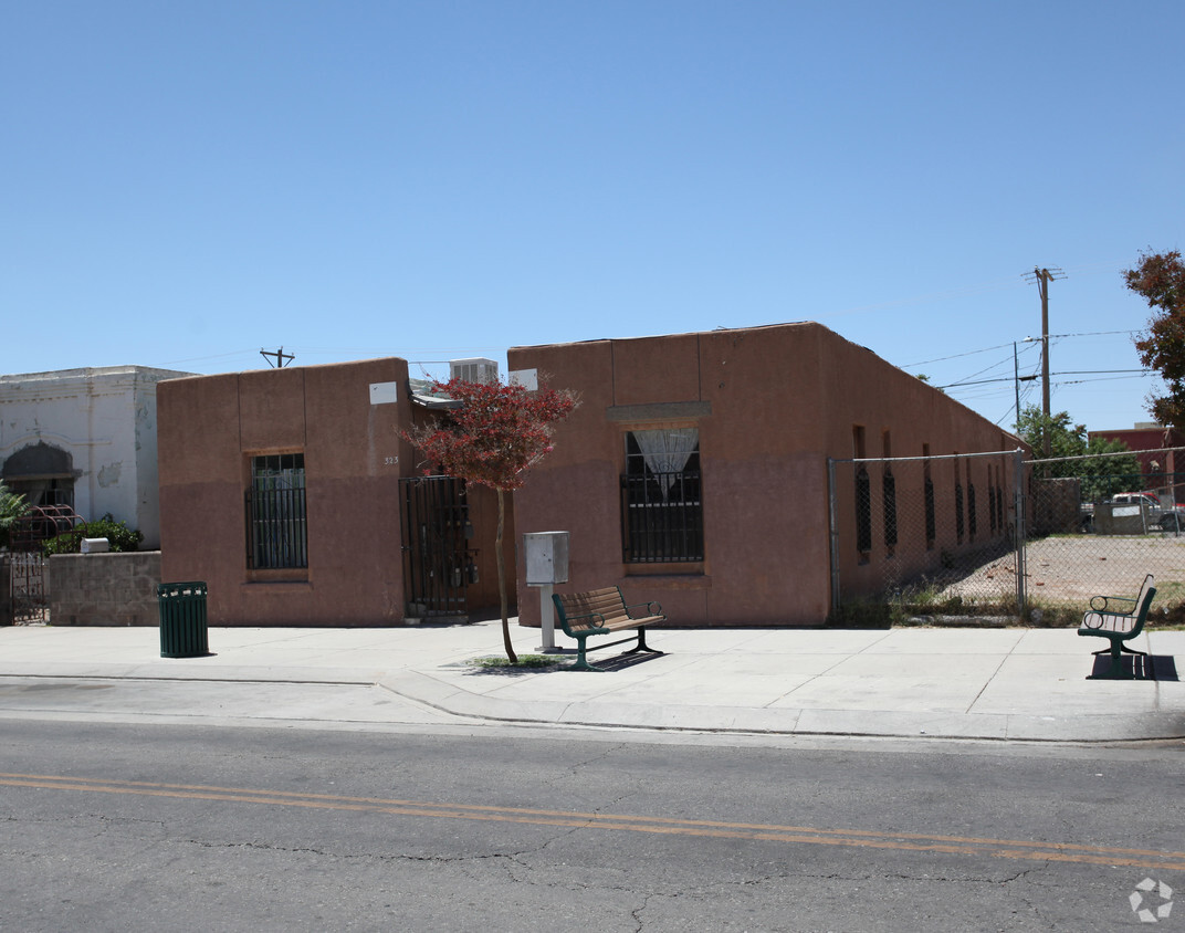 Primary Photo - 323 Chihuahua St