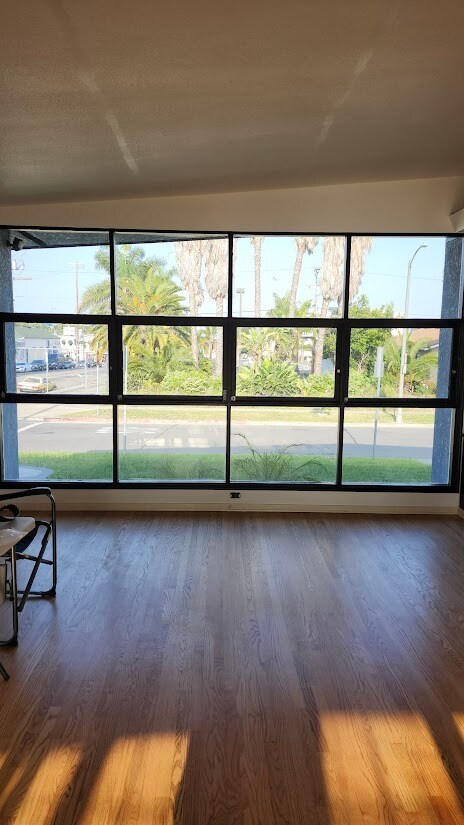 Foto del edificio - 5401 S Victoria Ave
