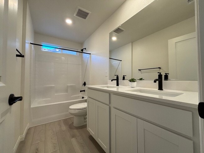Foto del edificio - Brand new Southwest 3 bedrooms 2.5 bathrooms