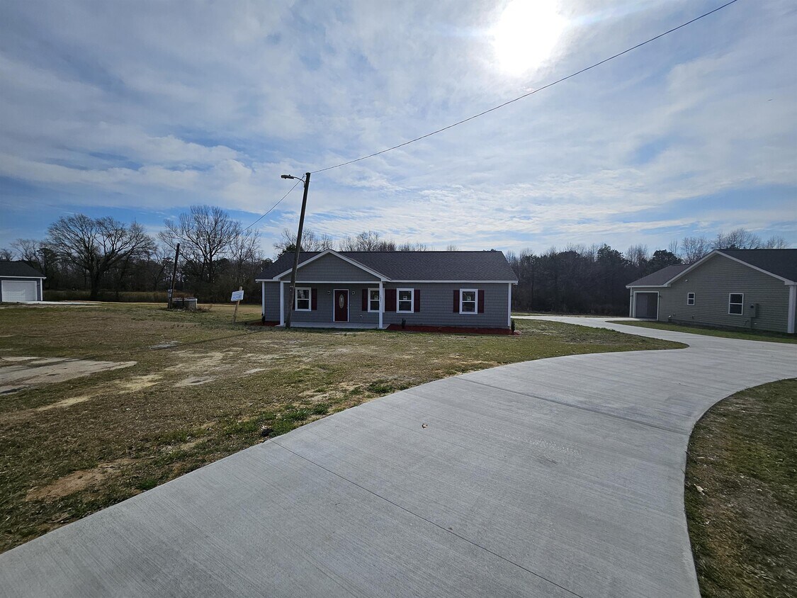 1021 Oberry Rd, Dudley, NC 28333 House Rental in Dudley, NC