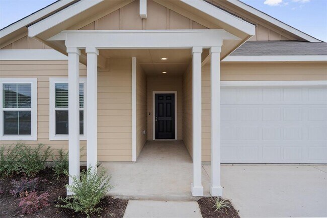 Building Photo - 1250 Teychas Dr