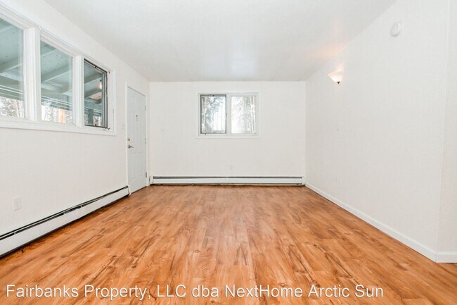 Building Photo - 535 Ouida Way
