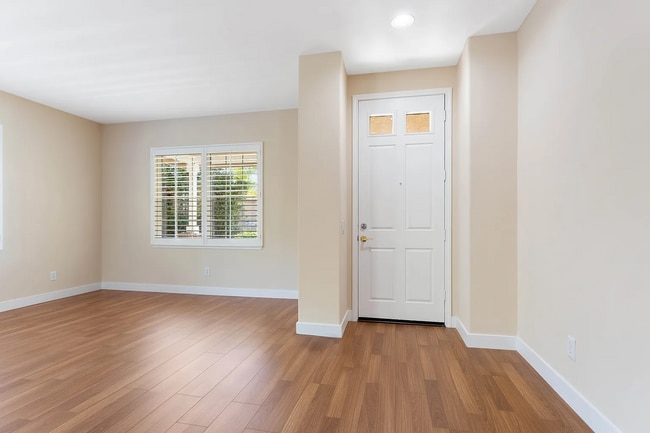 Foto del edificio - 25617 Henley Way