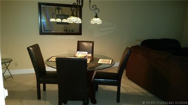 Foto del edificio - 625 Oaks Dr