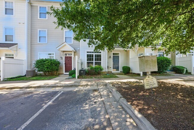 Building Photo - 8621 Neuse Club Ln