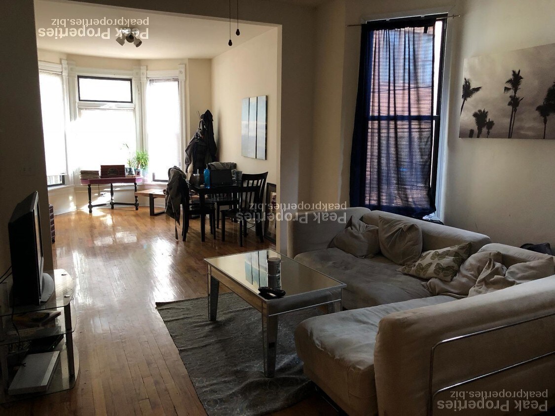 Primary Photo - 3118 N Clifton Ave